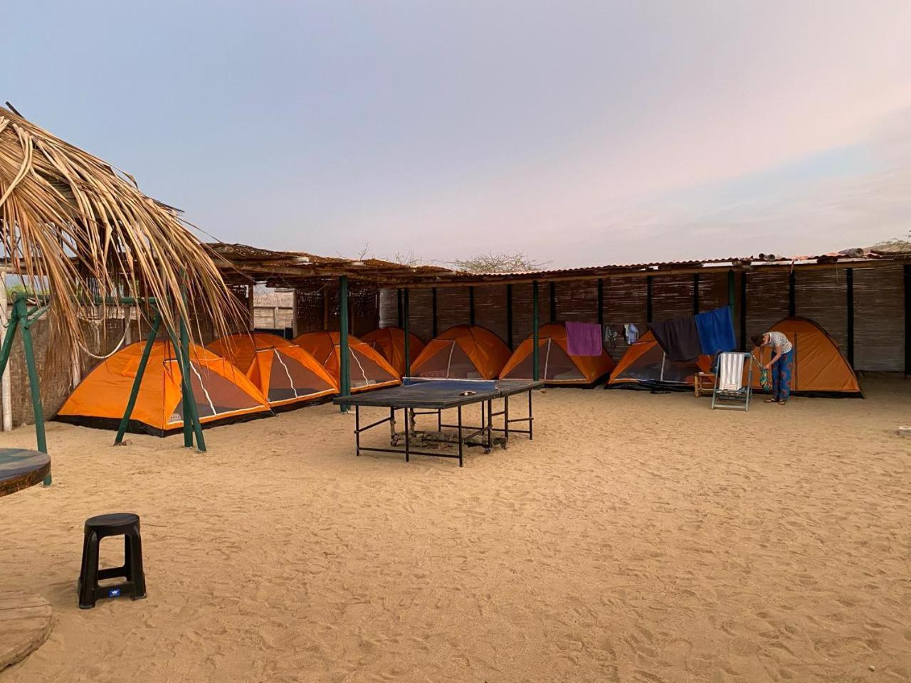 Pepon Surf Camp Hotel Mancora Exterior photo